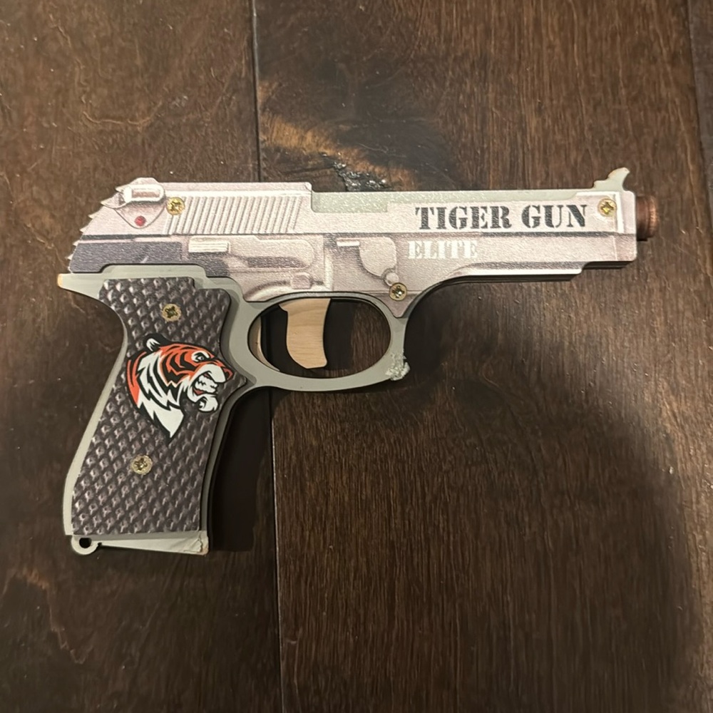 Rubber band gun